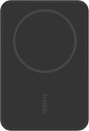 Belkin Batterie externe sans fil magnétique 5000mAh, Chargeur portable compatible MagSafe et charge Pass-Through, sortie 7,5W, entrée 10W et béquille, Compatible avec les iPhone 15, 14, 13, 12, Noir