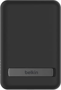 Belkin Batterie externe sans fil magnétique 5000mAh, Chargeur portable compatible MagSafe et charge Pass-Through, sortie 7,5W, entrée 10W et béquille, Compatible avec les iPhone 15, 14, 13, 12, Noir