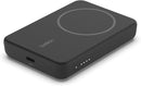 Belkin Batterie externe sans fil magnétique 5000mAh, Chargeur portable compatible MagSafe et charge Pass-Through, sortie 7,5W, entrée 10W et béquille, Compatible avec les iPhone 15, 14, 13, 12, Noir